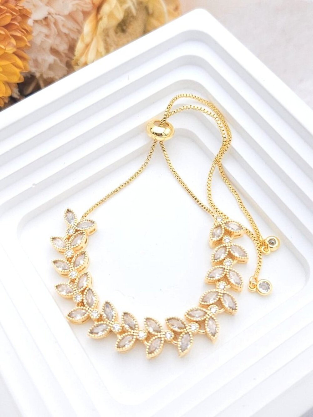 Gold Stainless Steel Leaf Bracelet – New